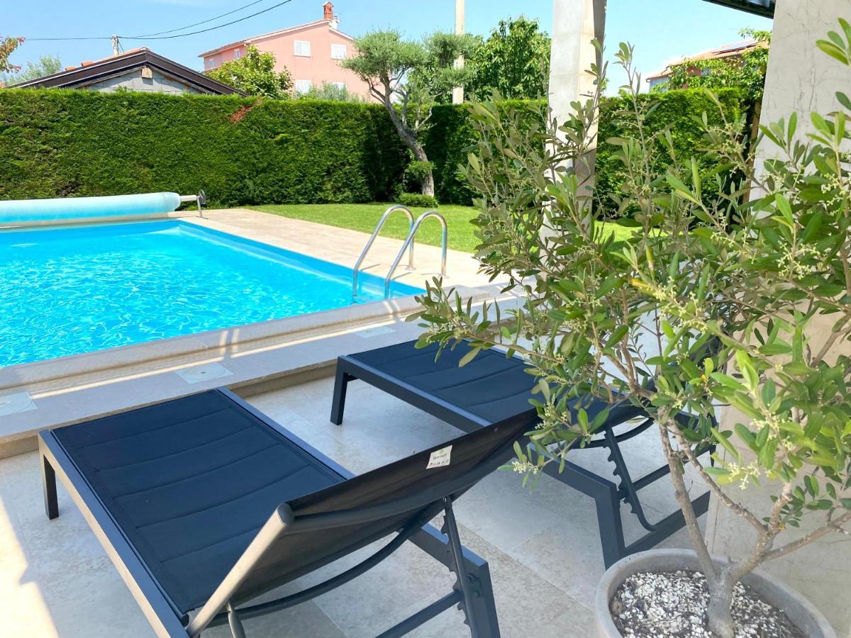 Villa Divina With Private Heated Pool Póla Kültér fotó