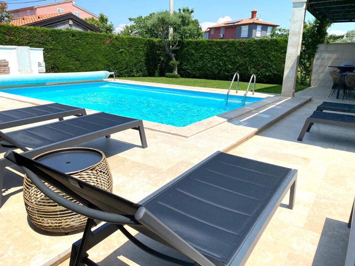 Villa Divina With Private Heated Pool Póla Kültér fotó