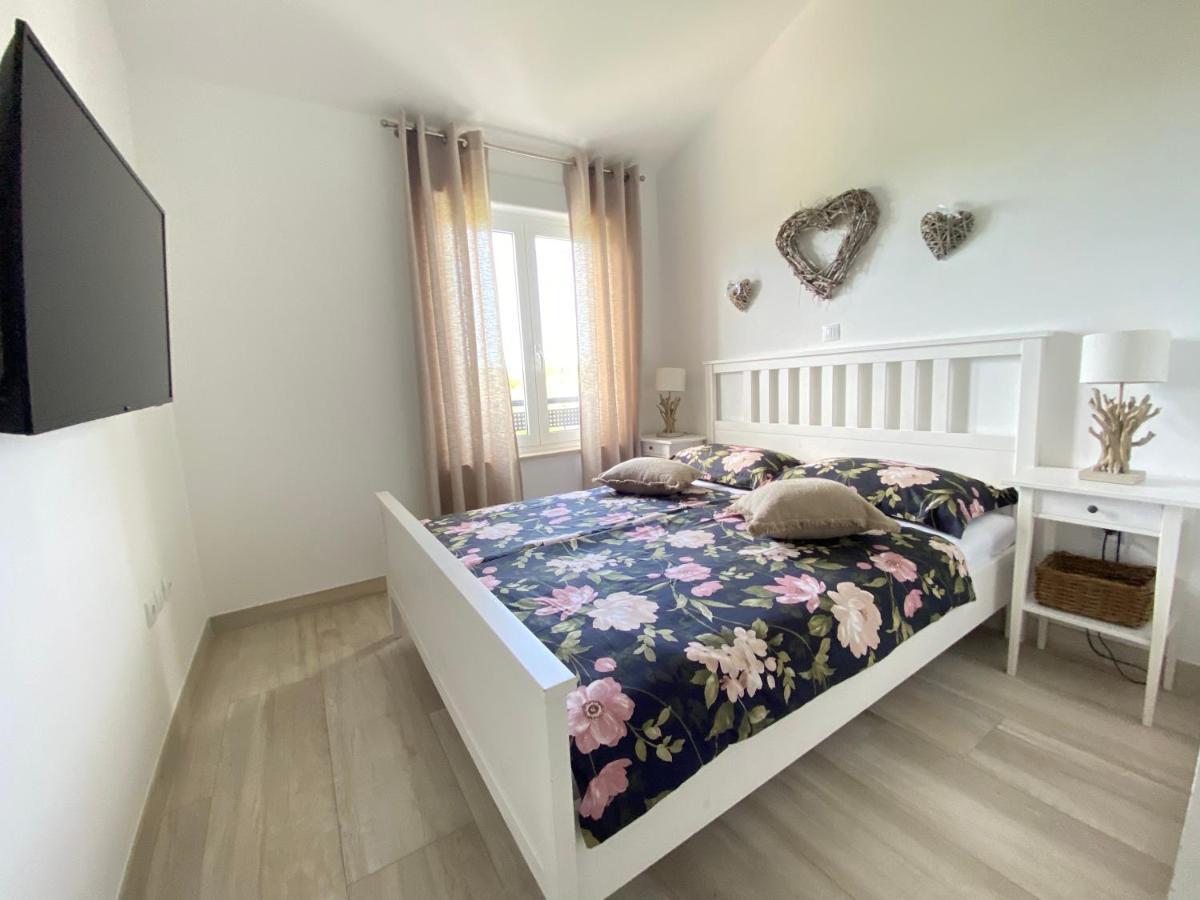 Villa Divina With Private Heated Pool Póla Kültér fotó